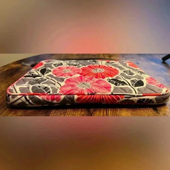 RETIRED: Vera Bradley | women’s Cheery Blossoms soft computer/device case. - Picture 3 of 12